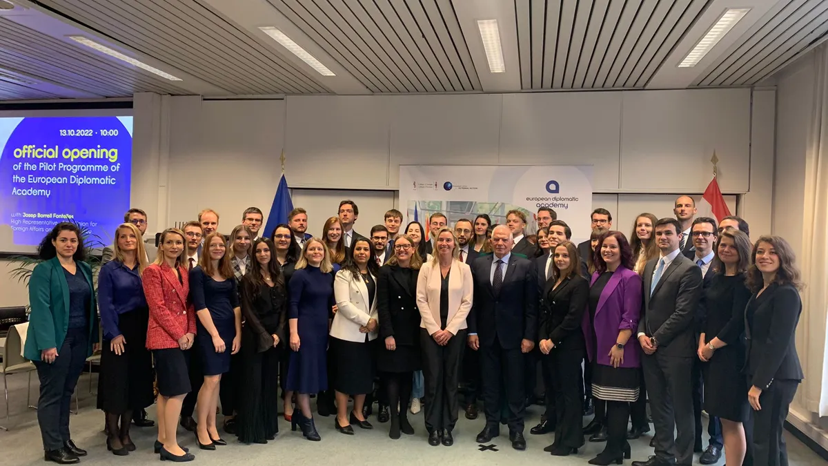 "Armata rusă, anihilată" (SUA, NATO, UE) (sursa: Twitter/Josep Borrell Fontelles)