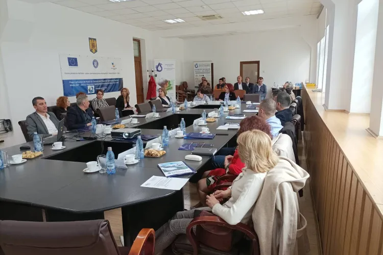 Proteste în instituții din toată țara împotriva măsurilor de austeritate, unii angajați și-au făcut publice salariile