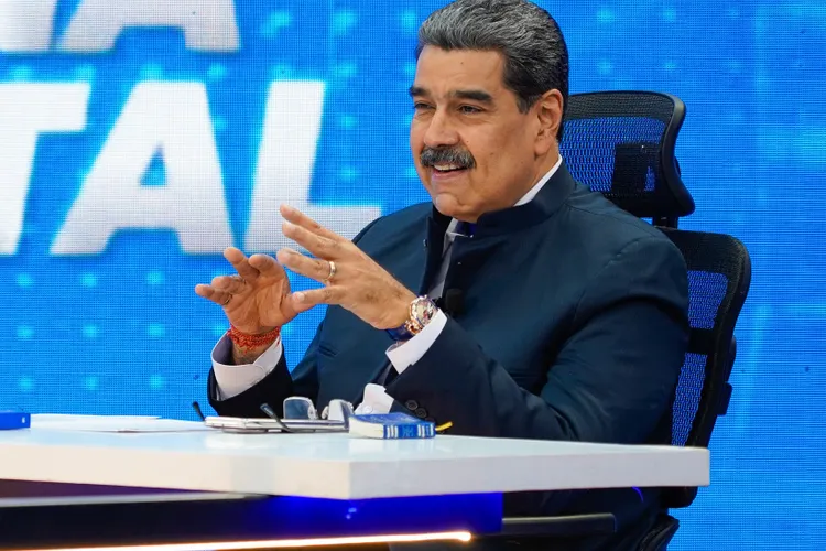 Ce purta Maduro în fotografia care-l arată captiv pe portavionul Ivo Jima Foto: Facebook