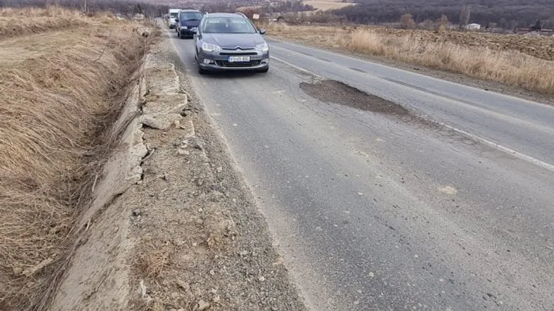 "Bombardament" pe Iași - Vaslui, cratere imense (sursa: ziaruldeiasi.ro)