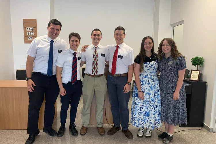 Cum văd poligamia mormonii din România (sursa: ziaruldeiasi.ro)