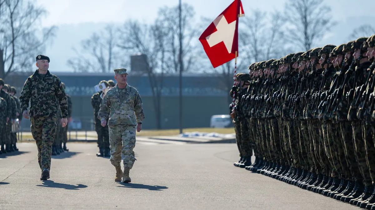 Elveția respinge survolul militar american (sursa: Facebook/Schweizer Armee)