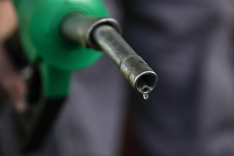 Motorina se va scumpi rapid (sursa: Inquam Photos/Octav Ganea)