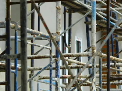 Dezvoltatori imobiliari violenți, dosar penal deschis (sursa: Pexels/pooliwattano P)