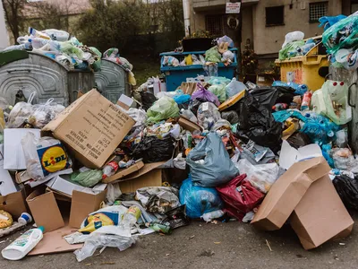 2.300 de tone de gunoi menajer, adunate pe domeniul public Foto: Facebook