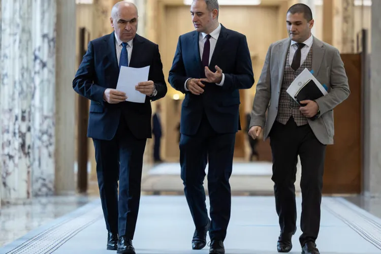 Avalanșă de vești proaste de la INS: PIB-ul a scăzut, comerțul și turismul s-au prăbușit Foto: Guvernul României