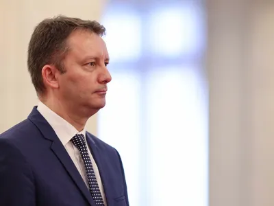BREAKING Fitch spune că România ar putea fi retrogradată la "junk" dacă se prelungeşte criza politică