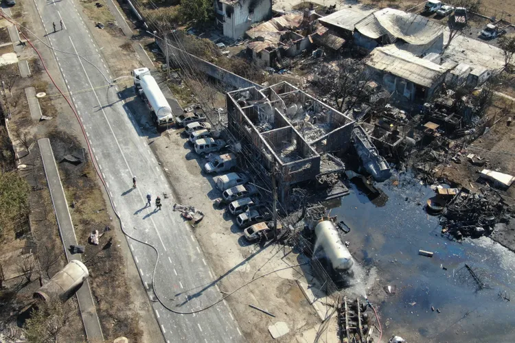 Explozia de la Crevedia i-a șocat pe piloții care survolau România Foto: Inquam/ George Călin