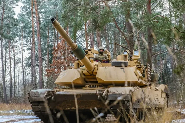 SUA vor începe pregătirea militarilor ucraineni pe tancuri Abrams Foto: Twitter