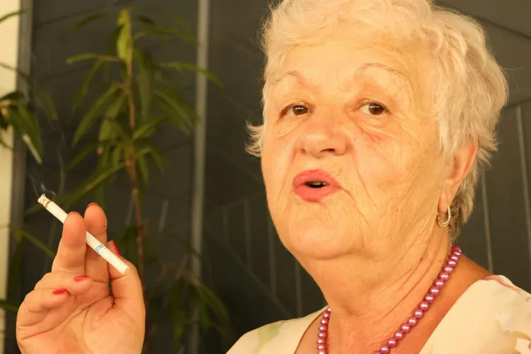 Renunțarea la fumat încetinește declinul memoriei (sursa: Pexels/Alexandra Irimia)