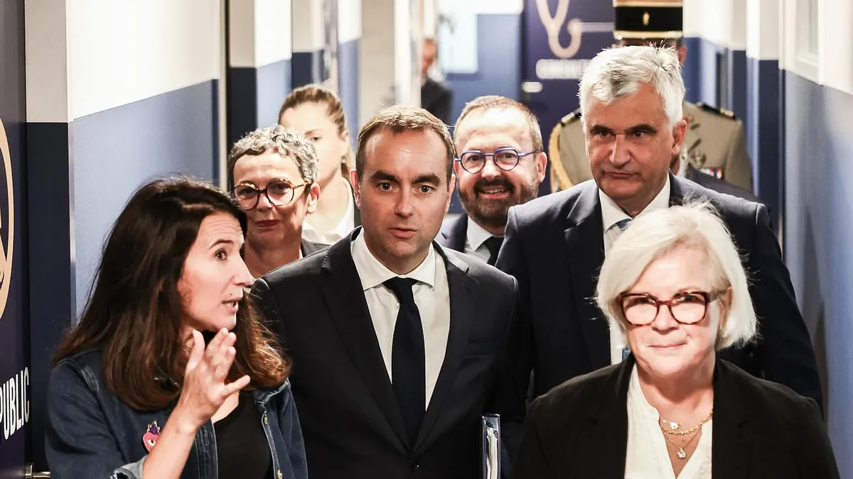 Criză politică în Franța, premierul demisionează (sursa: Facebook/Sébastien Lecornu)