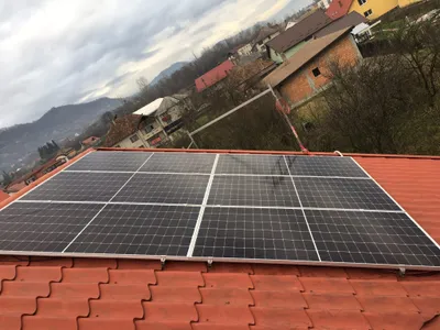 Programul Panouri Fotovoltaice finanţează şi stocarea curentului Foto: Facebook