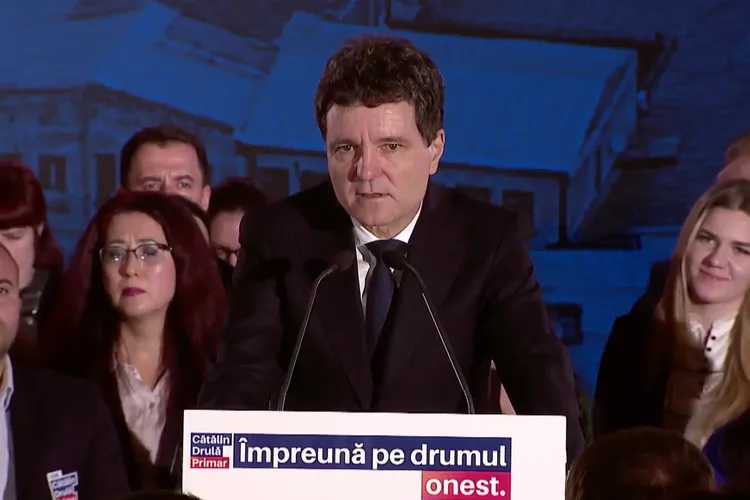 Nicuşor Dan denunţă haosul urbanistic bucureştean (sursa: Facebook/Cătălin Drulă)