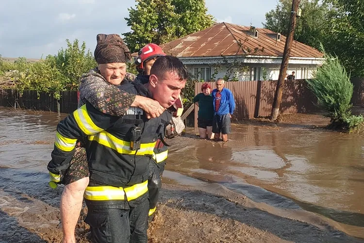 România este afectată de inundații severe (sursa: Facebook/IGSU - Inspectoratul General pentru Situatii de Urgenta, Romania)