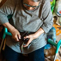 Vouchere, tichete și bani în plus pentru pensionarii cu pensii mici: ajutoare de stat în 2026