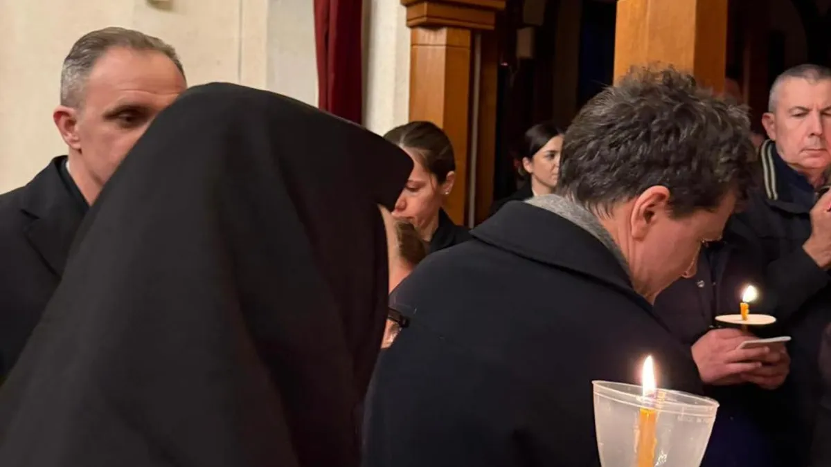 Nicușor Dan, la slujba de la Mănăstirea Cornu (sursa: Facebook/Virgiliu-Daniel Nanu)