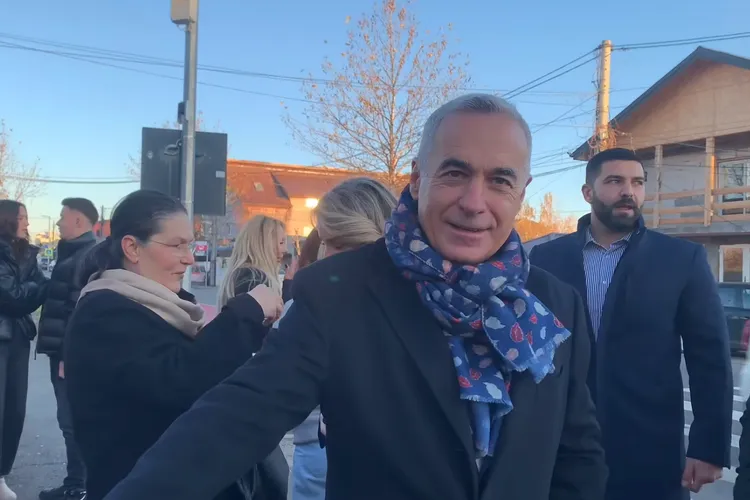 Am vorbit cu tinerii de 20 de ani care l-au votat pe Călin Georgescu. Motivele lor: nu e implicat în "mizerii", vorbește despre "neamul românesc", vrea "pace în Ucraina". În plus, Ciolacu "nu are nici bac"