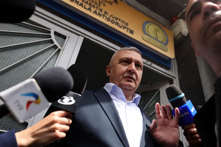 Generalul Gheorghiță Vlad are multe afaceri de lămurit (sursa: Inquam Photos/Octav Ganea)
