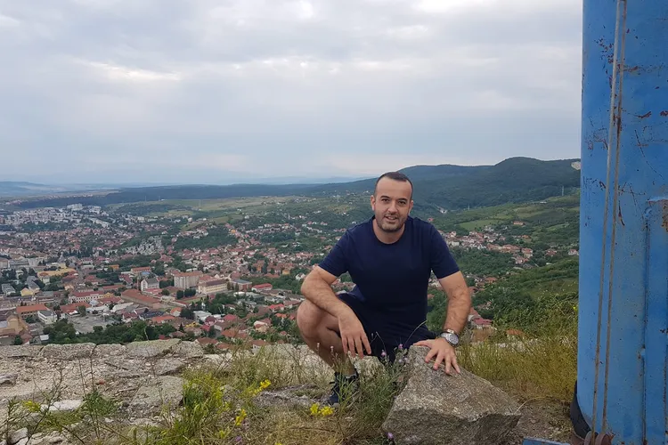 Cel mai înalt funcționar public de la Justiție, secretarul general Bogdan Mateescu, odă lui Savonea pentru că l-a spălat pe Dan Voiculescu Foto: Facebook