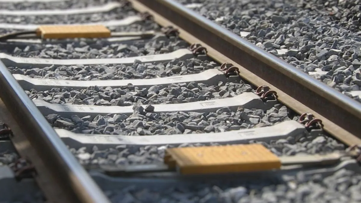 Minor electrocutat după ce a urcat pe un vagon de tren (sursa: Facebook/CFR Infrastructura)