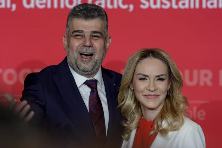 Firea candidează la 9 iunie pentru trei poziții complet diferite Foto: Inquam/Octav Ganea