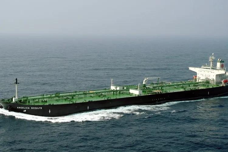 Blocada iraniana asupra strâmtorii Ormuz se blegește: ce truc folosesc petrolierele care fug Foto: Facebook Lloyds Maritime Institute