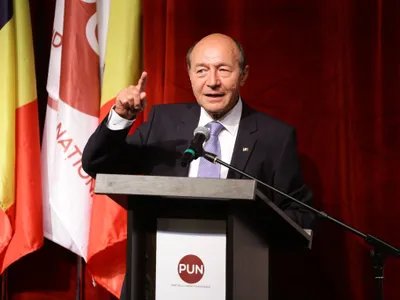 Băsescu: „Lumea, dacă vrea să vadă ce înseamnă să fii prost, se uită la România”