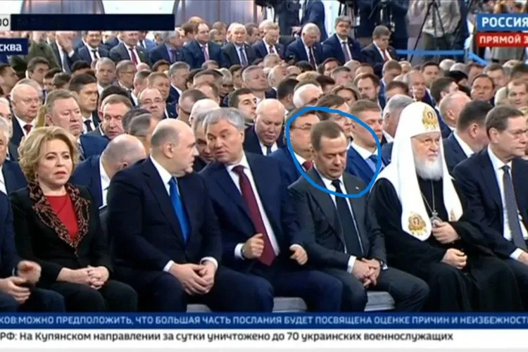 Atmosferă de înmormântare și personaje adormite la discursul lui Putin