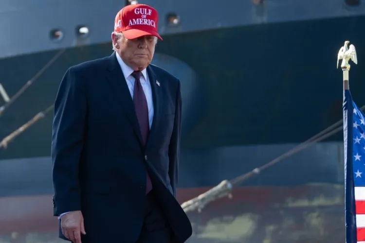 Trump pregătește intervenția în organizarea alegerilor (sursa: Facebook/The White House)