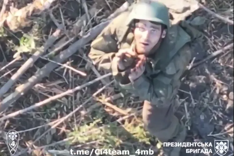 Un soldat rus urma să transmită un mesaj studenților din Kuban Foto: Captură video