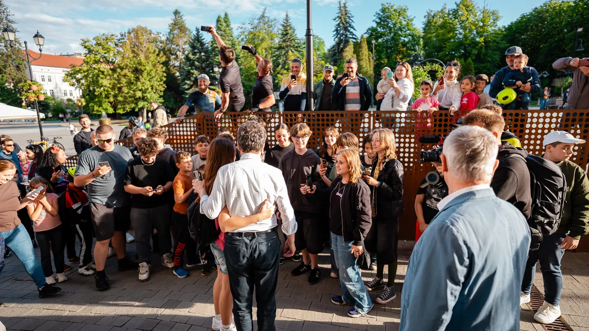 Imagini virale cu Nicușor Dan pe paginile liderilor UDMR Foto: Facebook Tamas Sandor