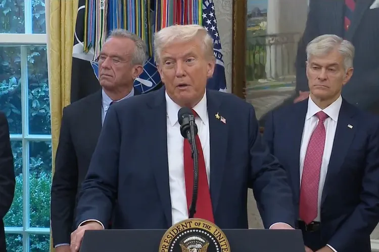 Acord între Casa Albă şi Pfizer (sursa: Facebook/The White House)