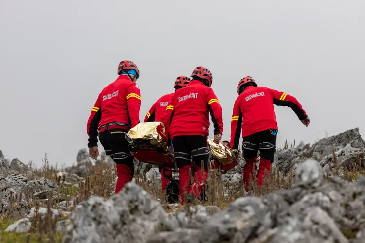 Sporurile pentru salvatorii montani, drastic reduse (sursa: Facebook/Salvamont Romania-Dispeceratul National Salvamont)