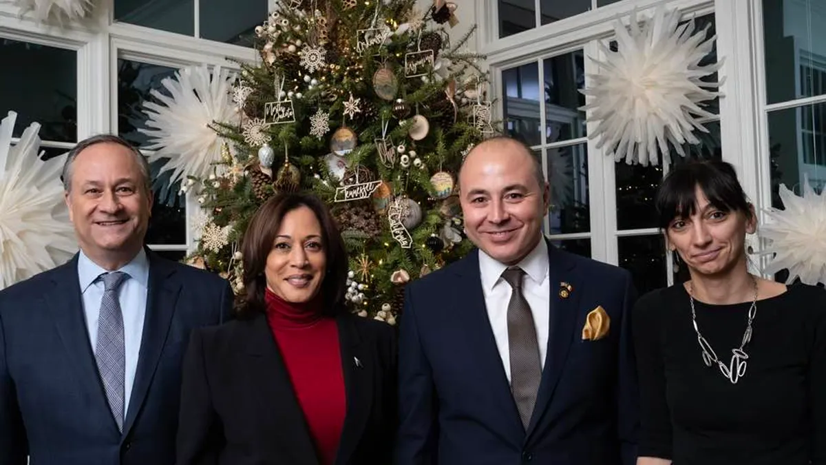 Muraru, primit la Casa Albă de vicepreședintele SUA Foto: Facebook