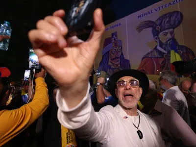 Electoratul PSD, divizat între Antonescu și Ponta Foto: Inquam/George Calin