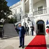 Trump ameninţă UE că va taxa cu 200% băuturile alcoolice  Foto: The White House