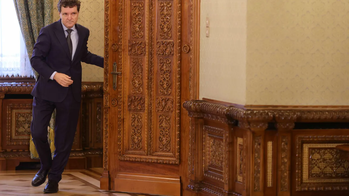 Nicușor Dan, a treia tentativă de a promova un premier