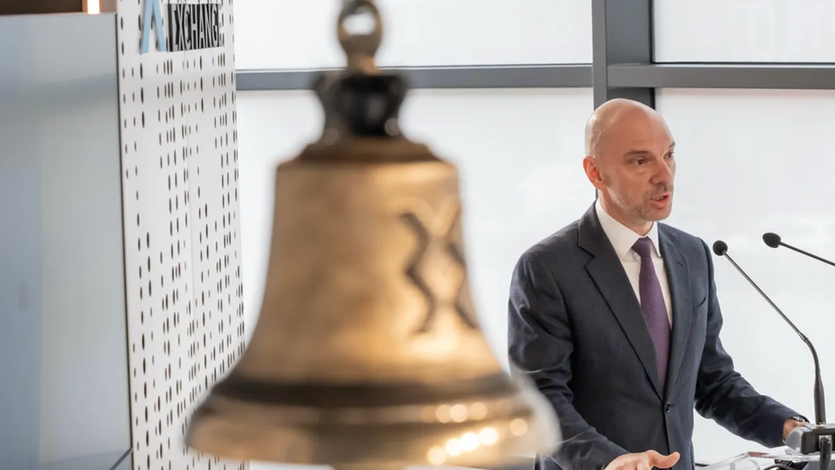 Pensiile românilor, afectate de creșterea tarifelor (sursa: Facebook/Bursa de Valori Bucuresti)