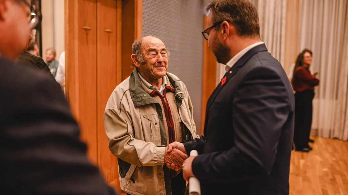 Cehia modifică pensiile nomenclaturiștilor și disidenților (sursa: Facebook/Marian Jurečka)