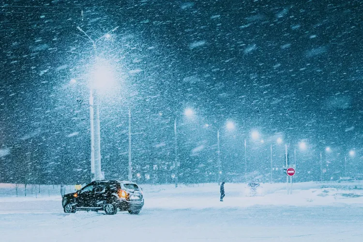 Ger sever în toată țara până la jumătatea lunii ianuarie. Cod galben de ninsori și viscol (sursa: Pexels/Artem Balashevsky)