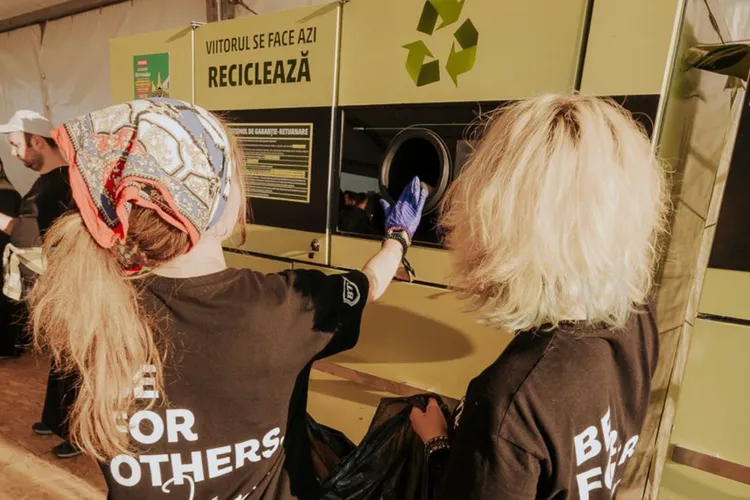 De la zaț de cafea, la energie solară: trei modele de afaceri care reduc risipa și consumurile