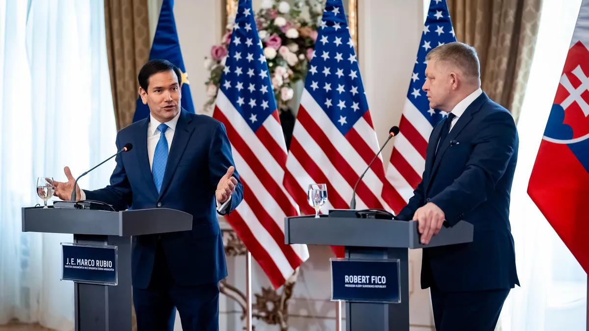 SUA nu contestă otrăvirea lui Navalnîi (sursa: Facebook/Robert Fico)