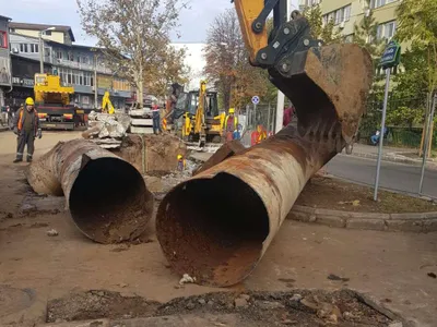 Nicușor Dan vrea să modernizeze 70 kilometri conductă în 2024 Foto: Facebook