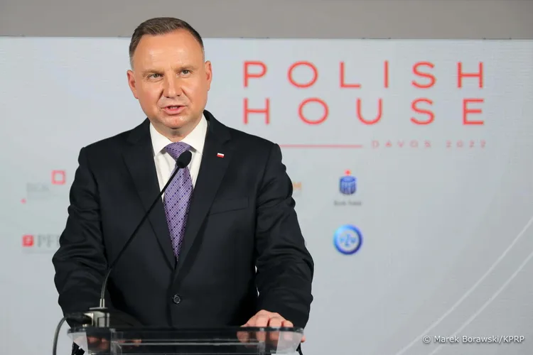 Discuțiile cu Putin nu duc nicăireri (sursa: Facebook/Andrzej Duda)