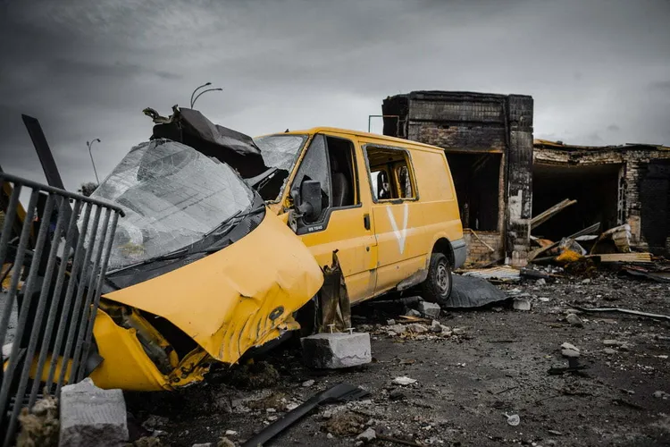 Patru autobuze au reușit să plece din Mariupol prin coridorul de evacuare, afirmă vicepremierul ucrainean