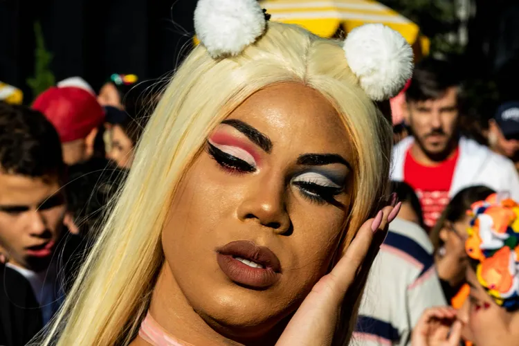 Ipocrizia femeilor trans: o identitate superficială (sursa: Pexels/Matteus Bernardes)