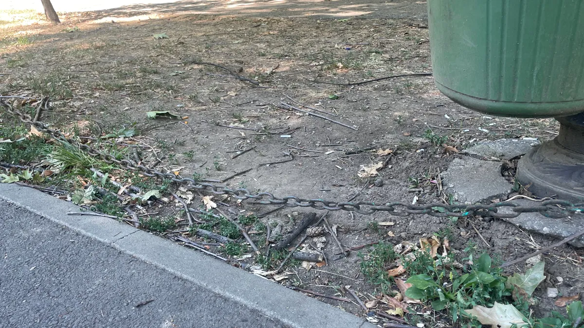 Parcul Herăstrău, un maidan prăfuit, abandonat