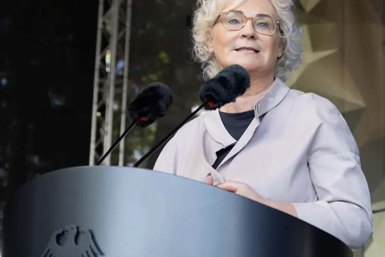 Germania nu trimite tancuri în Ucraina (sursa: Facebook/Christine Lambrecht)