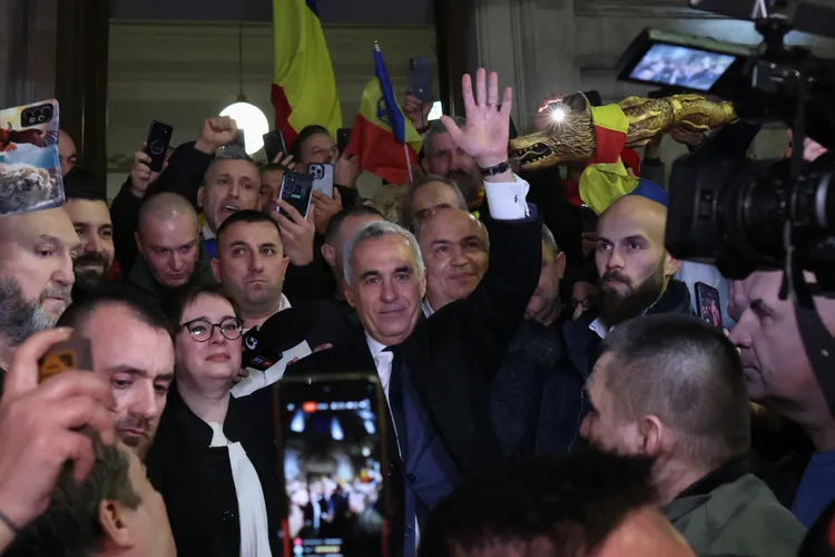 Plătiți facturi mari, să vă gândiți la Călin Georgescu Foto: Inquam/George Calin