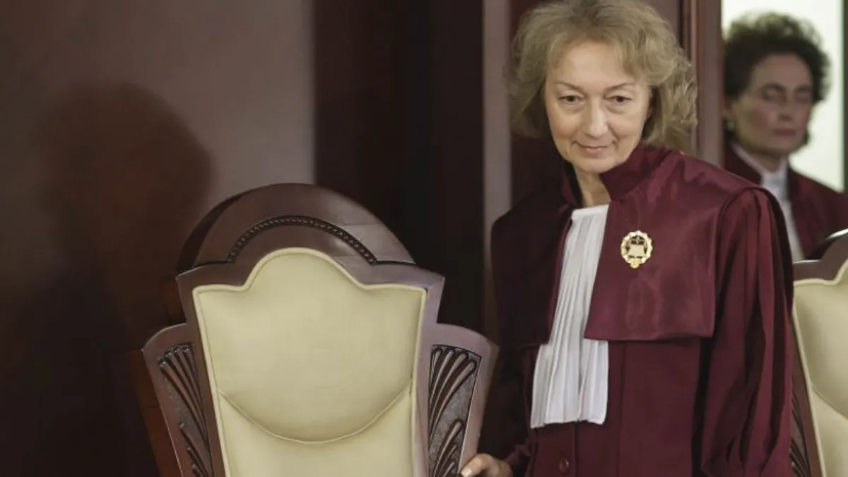 Simina Tănăsescu și alți doi judecători CCR, împotriva majorității PSD-UDMR